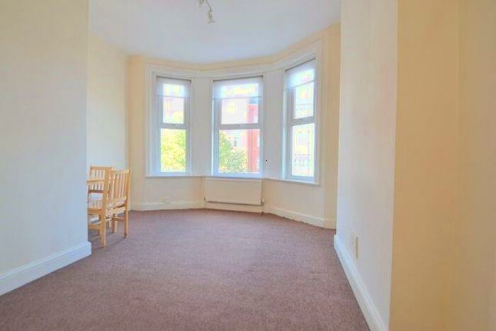 1 Bedroom Flat To Rent In High Road, North Finchley, N12