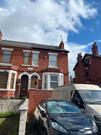 4 Bedroom Semi-Detached House For Sale In Highbury Road, Nottingham, NG6