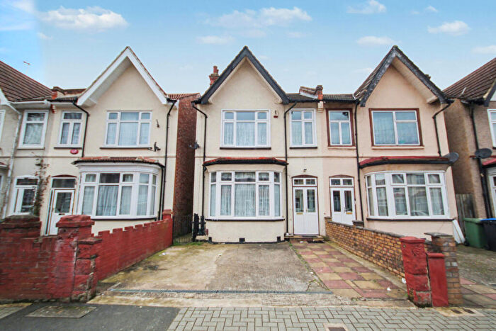 4 Bedroom Semi Detached House For Sale In Swinderby Road, Wembley, Middlesex, HA0