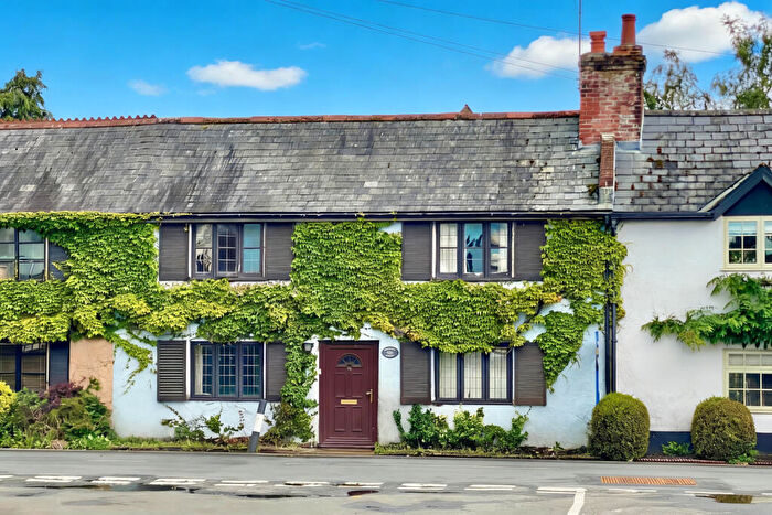 3 Bedroom Cottage For Sale In Gorley Road, BH24