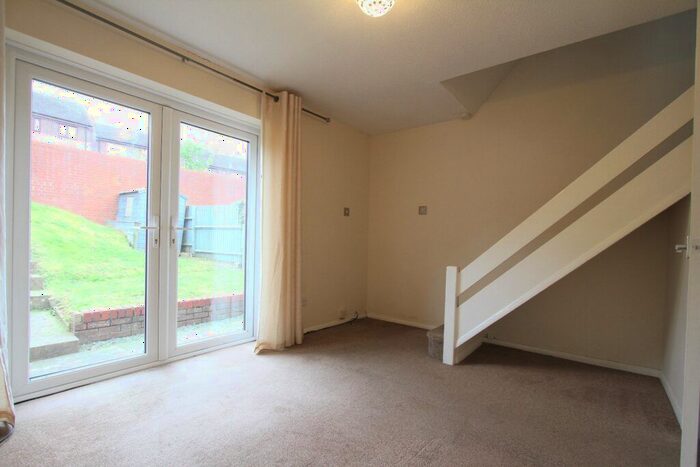 1 Bedroom End Of Terrace House To Rent In Conifer Rise, Banbury, Oxon, OX16
