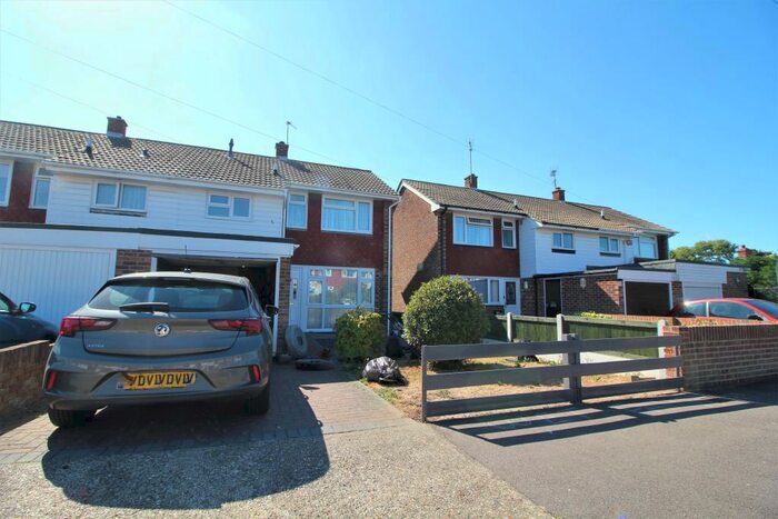 3 Bedroom Semi-Detached House To Rent In Broadstairs, CT10