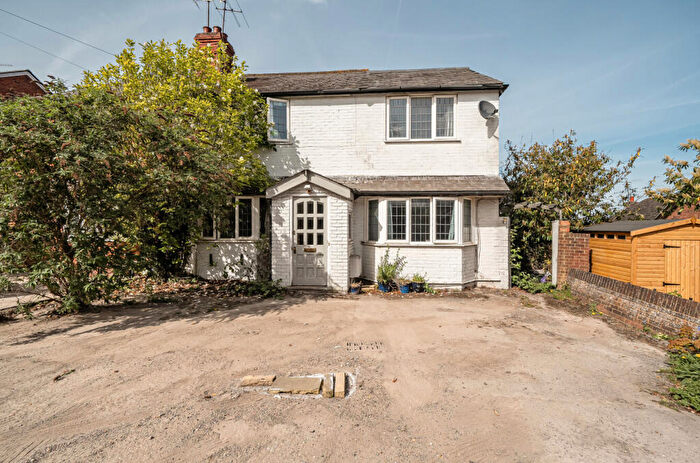 4 Bedroom Semi Detached House For Sale In Alben Road, Binfield, Bracknell, Berkshire, RG42