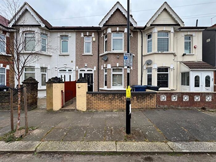 3 Bedroom Terraced House To Rent In Lewis Road, Southall, UB1