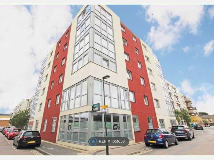 1 Bedroom Flat To Rent In Orchard Road, Richmond, TW9