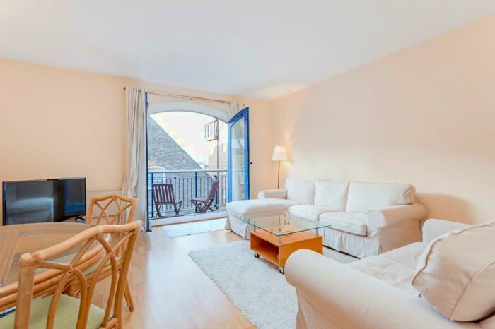 1 Bedroom Flat To Rent In Pierhead Wharf, Wapping High Street, London, E1W
