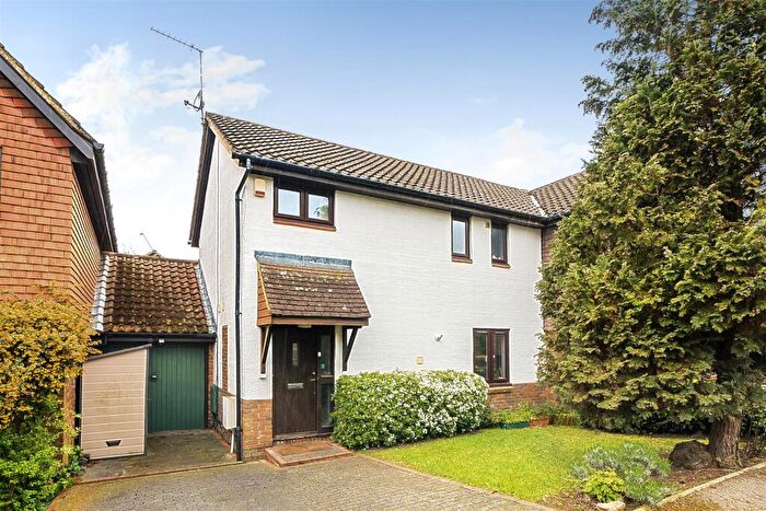 4 Bedroom House For Sale In Talman Grove, Stanmore, HA7