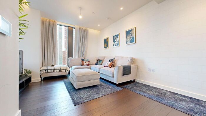 2 Bedroom Flat To Rent In Bondway, London, SW8