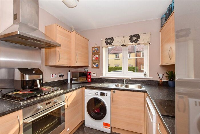 3 Bedroom Terraced House For Sale In Finn Farm Road, Ashford, Kent, TN25