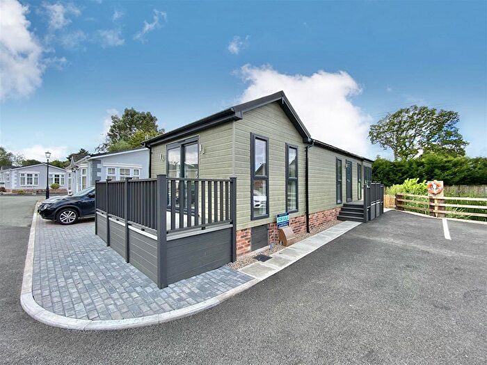2 Bedroom Park Home For Sale In Newton Hall Lane, Mobberley, Knutsford, WA16