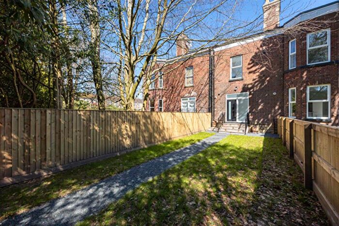 3 Bedroom House To Rent In Silvan Court, Macclesfield, SK10