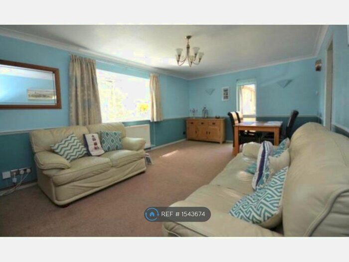 2 Bedroom Flat To Rent In Wallington, Surrey, SM6