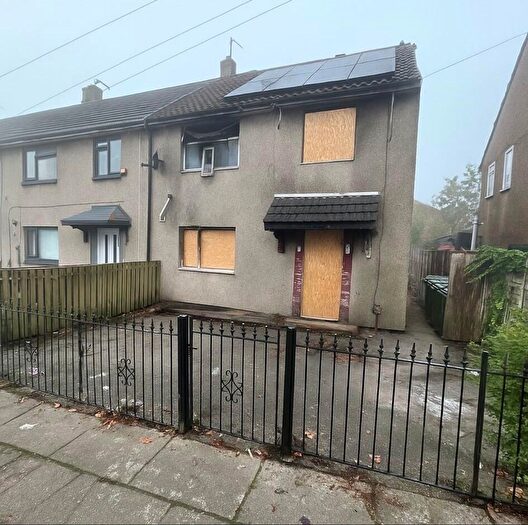 3 Bedroom End Of Terrace House For Sale In Windermere Road, Middleton, Manchester, M24