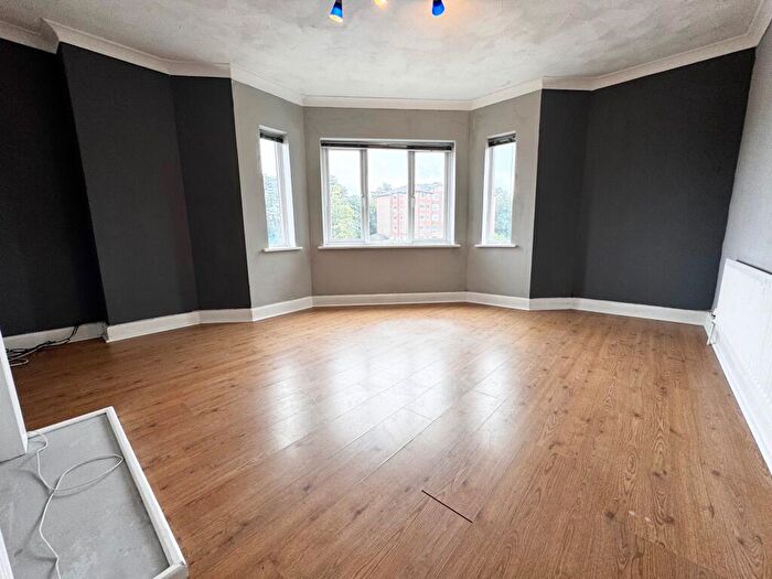 2 Bedroom Flat To Rent In Poole Road, Poole, BH12