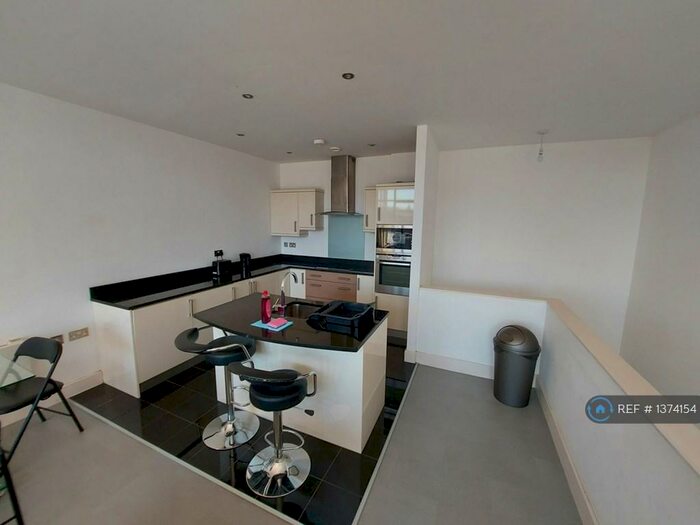 2 Bedroom Flat To Rent In The Axis, Nottingham, NG1