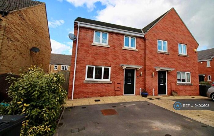 3 Bedroom Semi-Detached House To Rent In Halls Garden, Stoke Gifford, Bristol, BS34