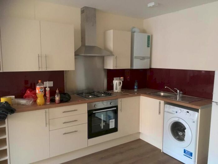 2 Bedroom Flat To Rent In Hide Road, Harrow, HA1