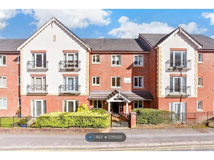 1 Bedroom Flat To Rent In Pegasus Court, Caterham, CR3