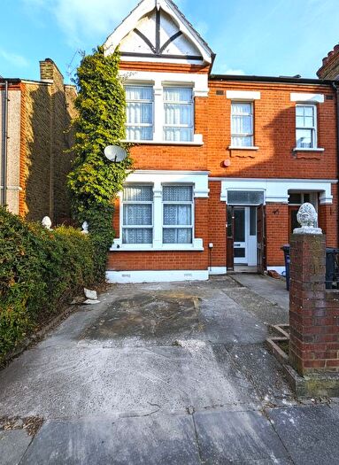 5 Bedroom Semi-detached House To Rent In Bramley Road, Ealing, W5