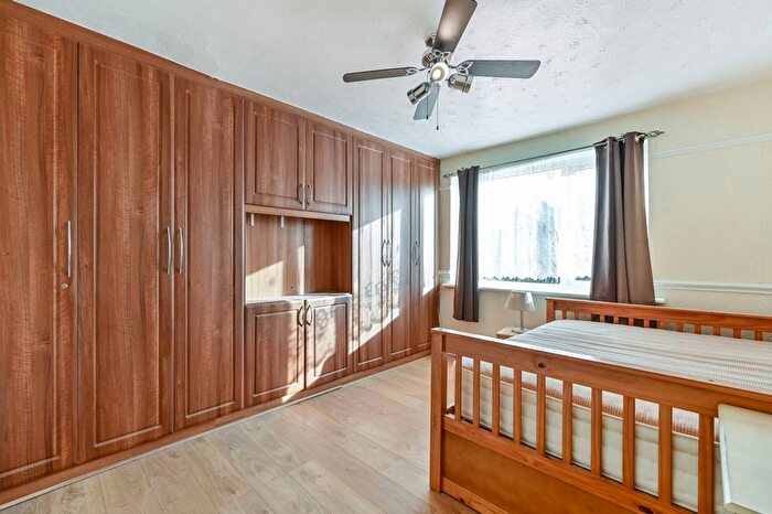 3 Bedroom Semi-detached House To Rent In Heath Road, Hounslow, TW3