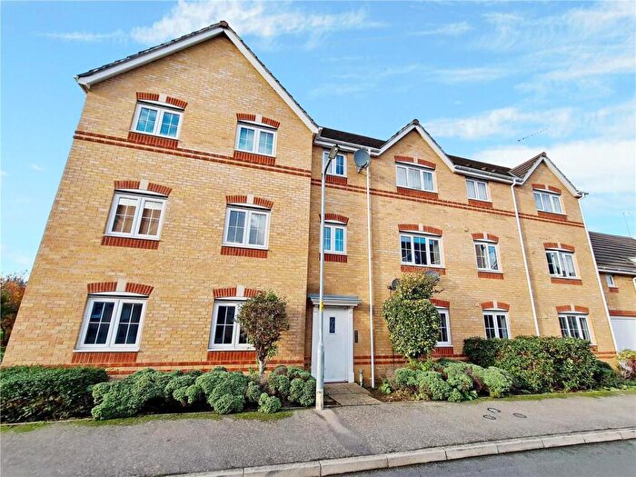 2 Bedroom Apartment To Rent In Regency Court, Rushden, Northants, NN10