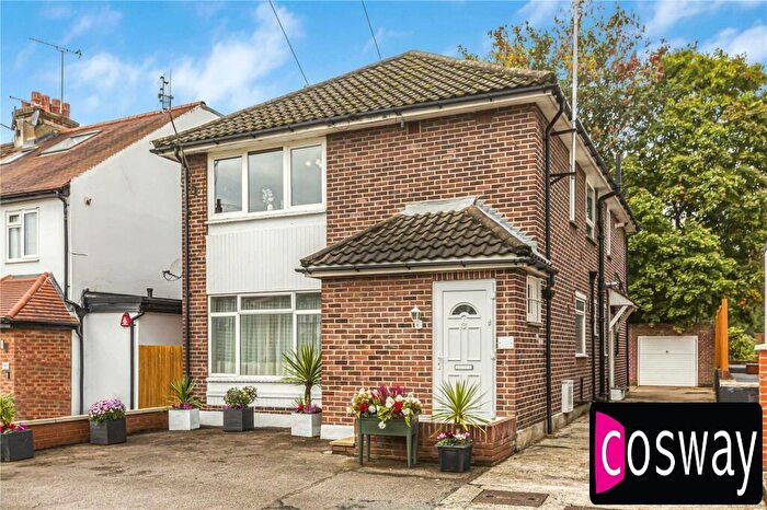 2 Bedroom Flat For Sale In Holders Hill Road, Mill Hill, NW7