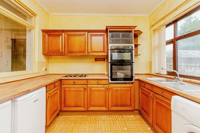 3 Bedroom Semi-Detached House For Sale In Waite Road, Willenhall, WV13