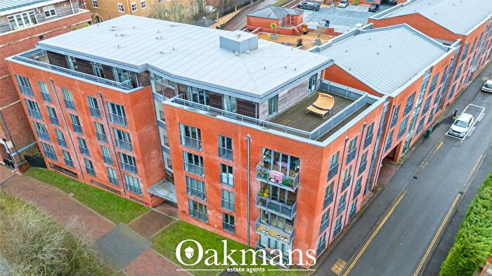 2 Bedroom Flat For Sale In Hutchings Lane, Shirley, Solihull, West Midlands, B90