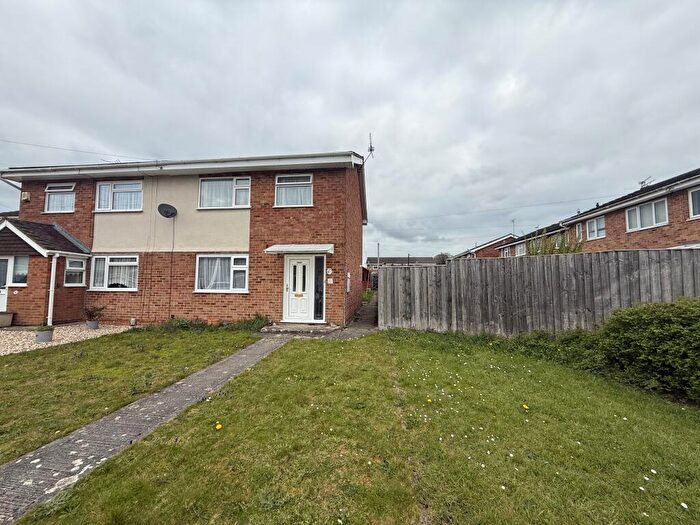 3 Bedroom House To Rent In Hathaway Road, Swindon, SN2