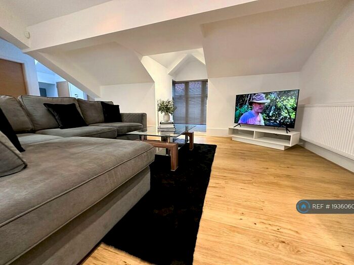 2 Bedroom Penthouse To Rent In Burton Road, Manchester, M20