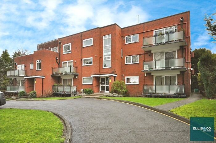 3 Bedroom Flat For Sale In Dollis Avenue, Finchley, N3