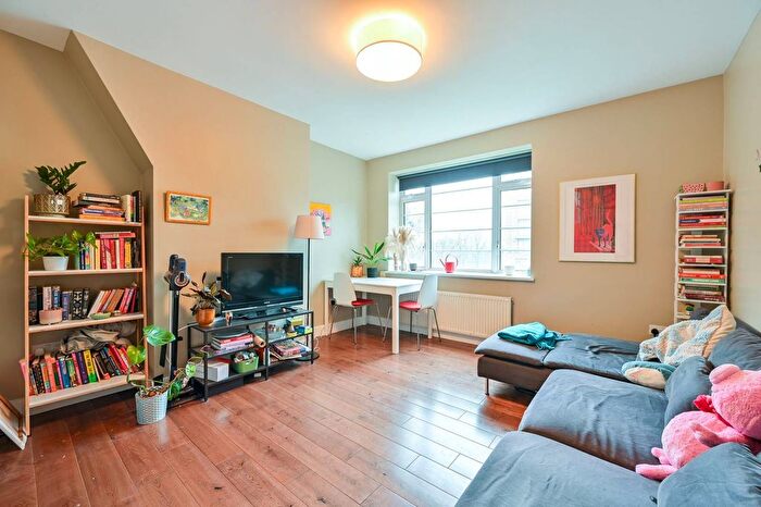 3 Bedroom Flat For Sale In Murphy Street, Waterloo, London, SE1