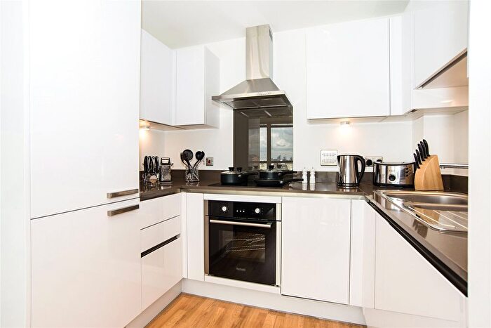 2 Bedroom Flat To Rent In Dowells Street, Greenwich, London, SE10