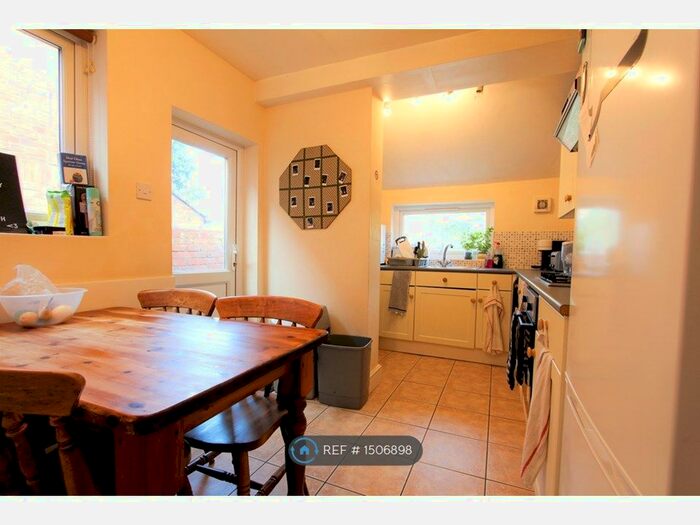 3 Bedroom Terraced House To Rent In St. Edwards Road, Reading, RG6