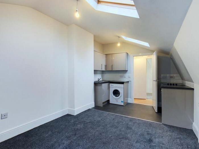 Studio To Rent In John Street, Stroud, Gloucestershire, GL5