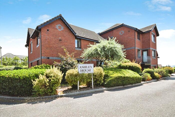 2 Bedroom Flat For Sale In Raddenstile Lane, Exmouth, Devon, EX8