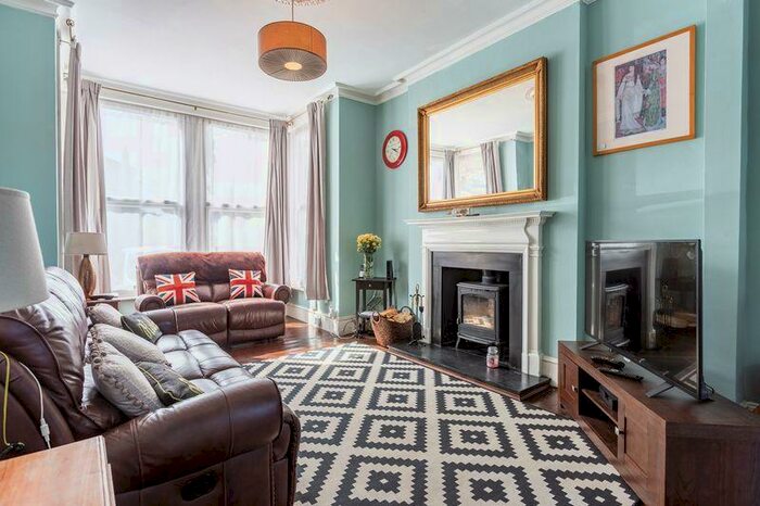 4 Bedroom Terraced House To Rent In Hastings Road, Southend-On-Sea, SS1