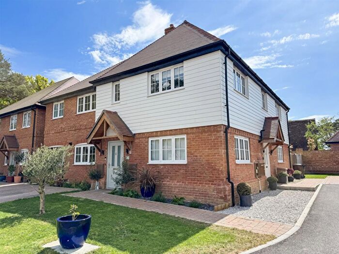 2 Bedroom Flat To Rent In Farriers View, Bexhill-On-Sea, TN39