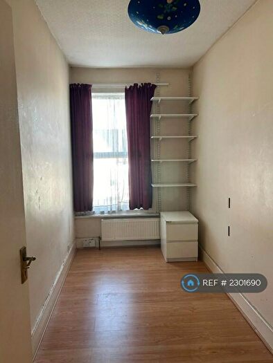 2 Bedroom Flat To Rent In Turnpike Lane, Haringey, N8