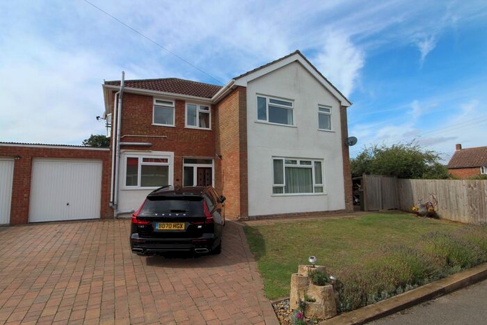 4 Bedroom Link Detached House For Sale In Hill View, Sherington, Newport Pagnell, MK16