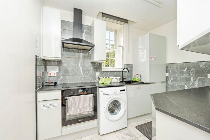 2 Bedroom Maisonette For Sale In Wyke Road, Weymouth, DT4