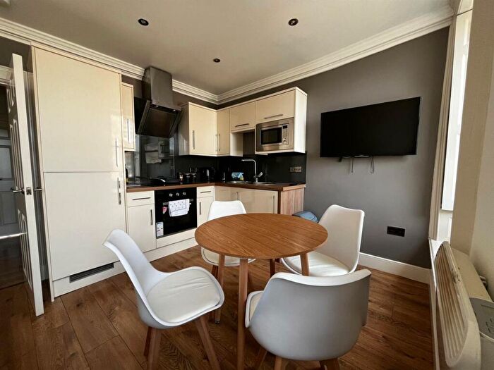 2 Bedroom Private Hall To Rent In St. Leonards Gate, Lancaster, LA1