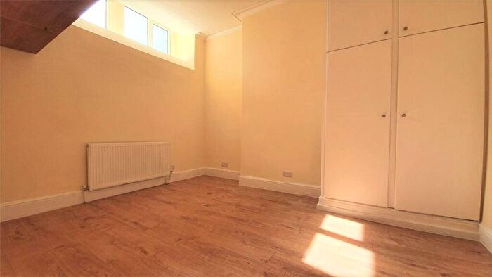 Flat To Rent In Spencer Road, Harrow, HA3