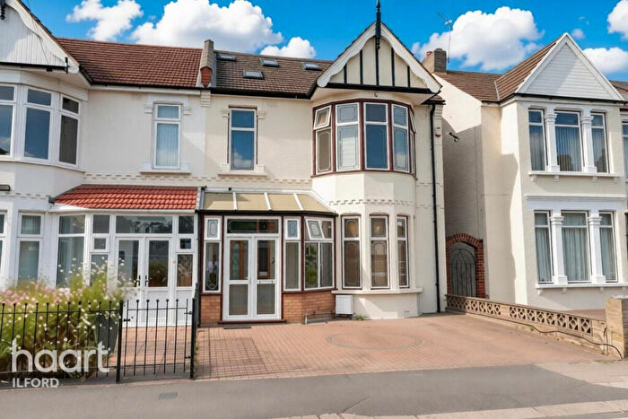 5 Bedroom Semi-Detached House For Sale In Coventry Road, Ilford, IG1