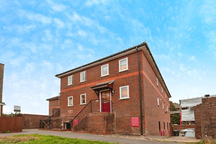 1 Bedroom Flat For Sale In Raven Square, Alton, Hampshire, GU34