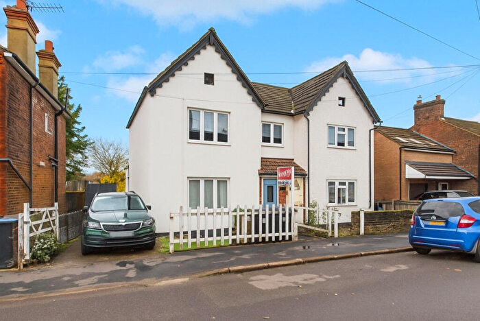 3 Bedroom Semi Detached House For Sale In Weymouth Street, Hemel Hempstead, HP3
