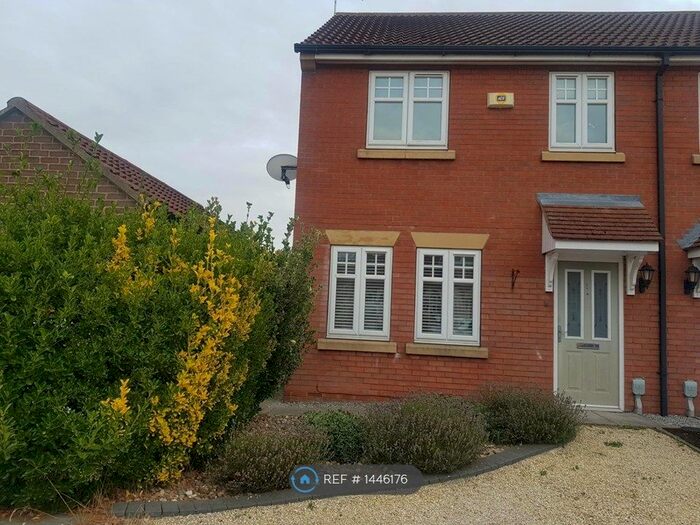 3 Bedroom Semi-Detached House To Rent In Ravenser Court, Hull, HU12