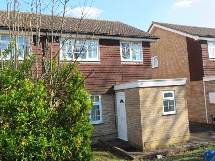 4 Bedroom Semi Detached House To Rent In Southway, Guildford, GU2