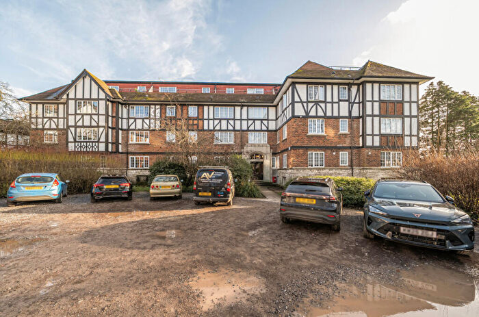1 Bedroom Flat For Sale In Millbrook Road East, Southampton, Hampshire, SO15