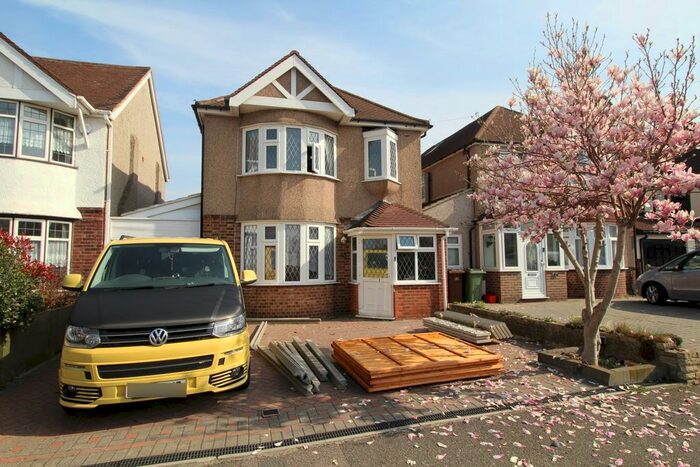 4 Bedroom Detached House To Rent In Devonshire Avenue, Dartford, DA1
